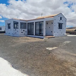casa-cucu-lajares-35650.in-canary-islands.com/